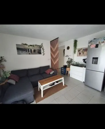 Location a l année