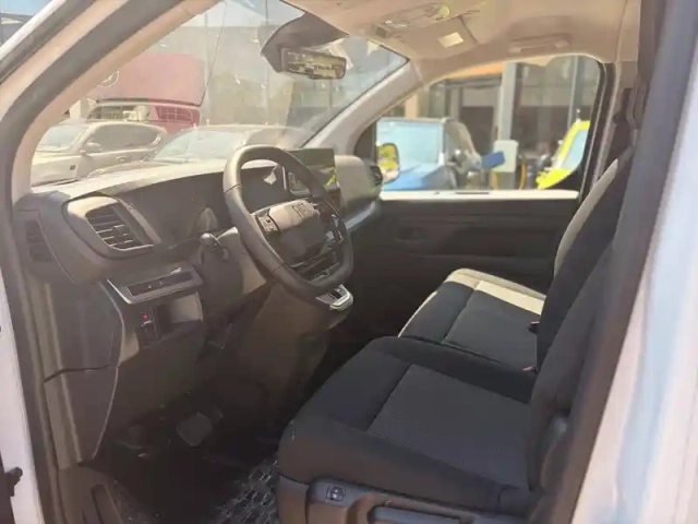 Fiat Scudo fg m 2.2 diesel 180ch cabine approfondie fixe s-design automatique — photo 12