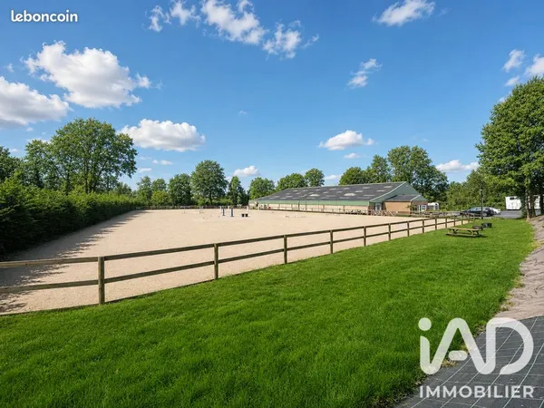 Local 1600 m² merignies