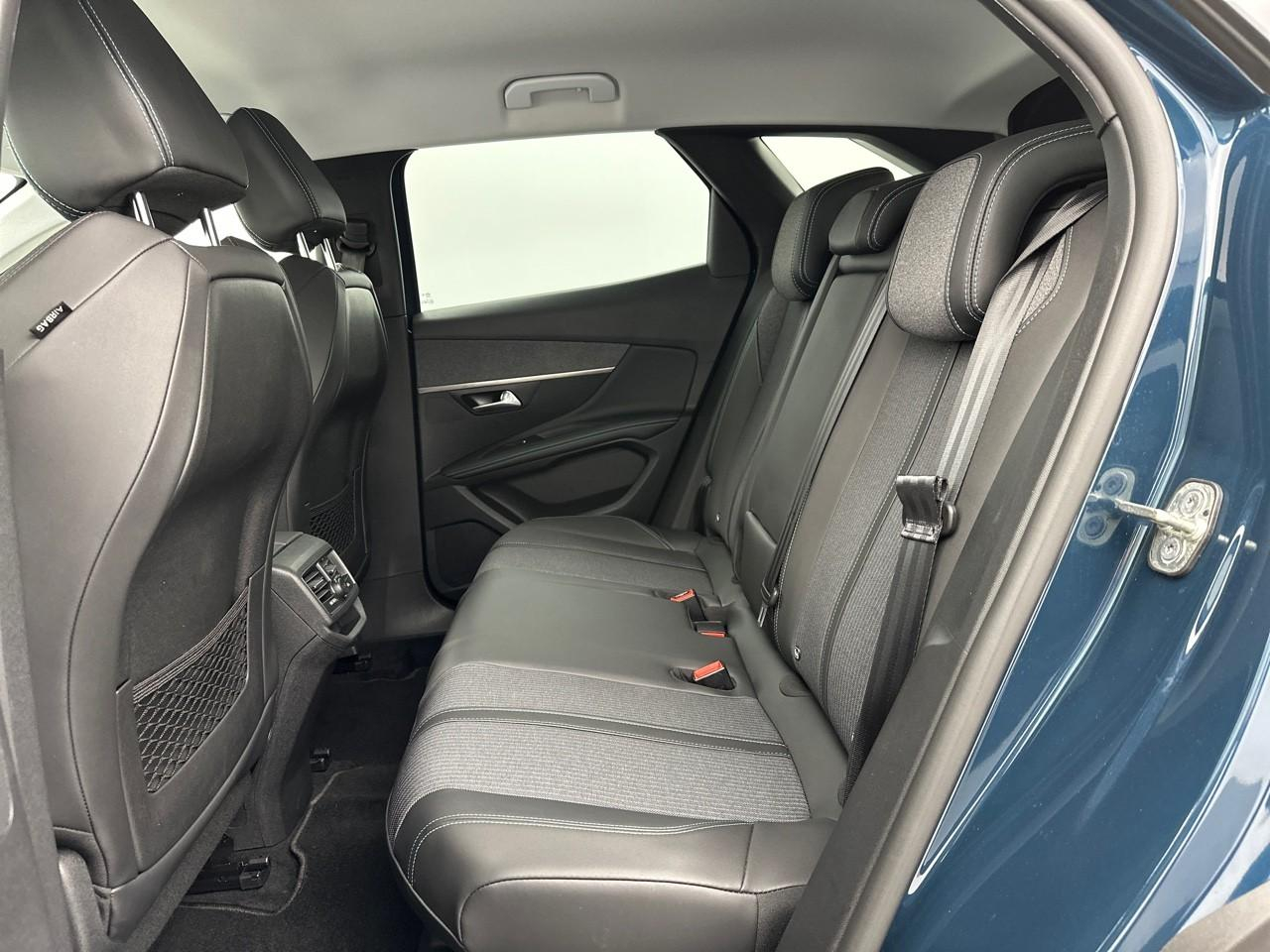 Peugeot 3008 puretech 130ch s&s eat8 allure pack — photo 12