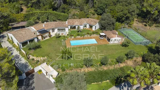 Villa 7 pièces 409 m²