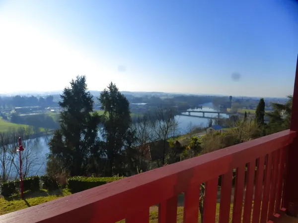 APPARTEMENT T4 AVEC BALCON ET VUE PANORAMIQUE