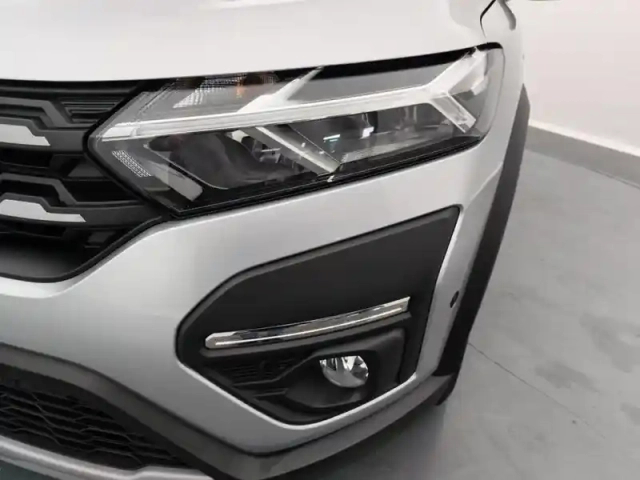 Dacia Sandero eco-g 100 - 22 stepway confort — photo 14