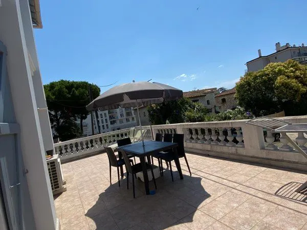 Spacieux appartement avec terrasse Juan-les-Pins