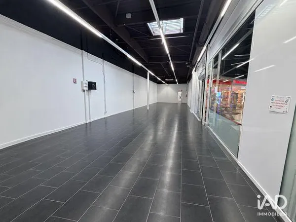 Local commercial 158 m²
