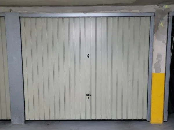 PARIS 20e - GAMBETTA - BOX FERMÉ