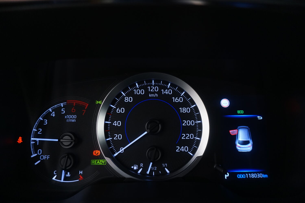 Toyota Corolla Touring Sports — photo 16