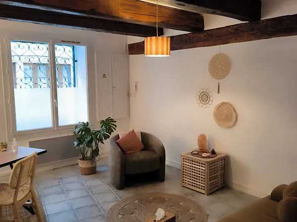Cabinet 40 m² meublé - Martigues centre - RDC - salle d'attente - 800