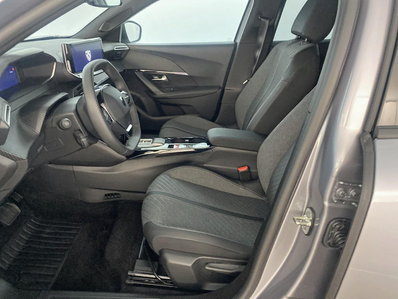 Peugeot 2008 hybrid 145 ch e-dcs6 allure — photo 9