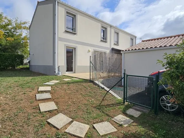 PAVILLON A ETAGE AVEC JARDIN ET GARAGE