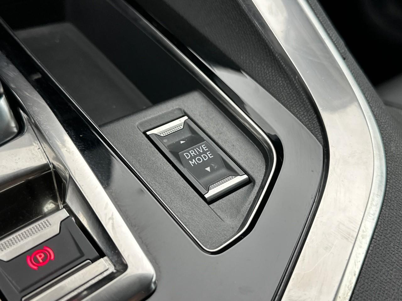 Peugeot 3008 bluehdi 130ch s&s eat8 allure pack — photo 32