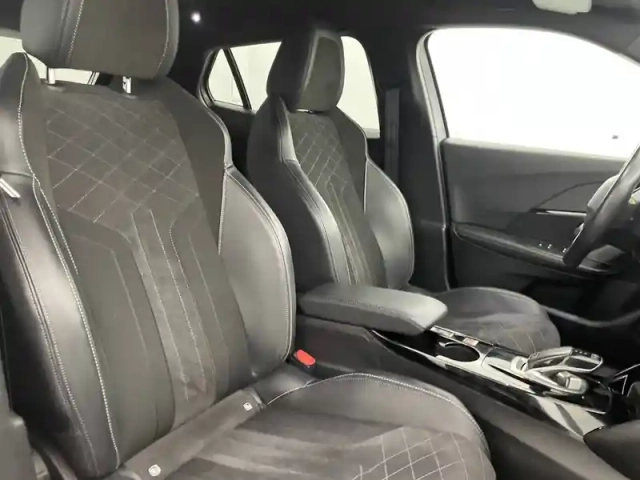 Peugeot 2008 puretech 130 s&amp;s eat8 — photo 27