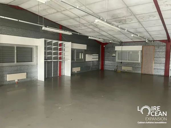 Local industriel 280 m²