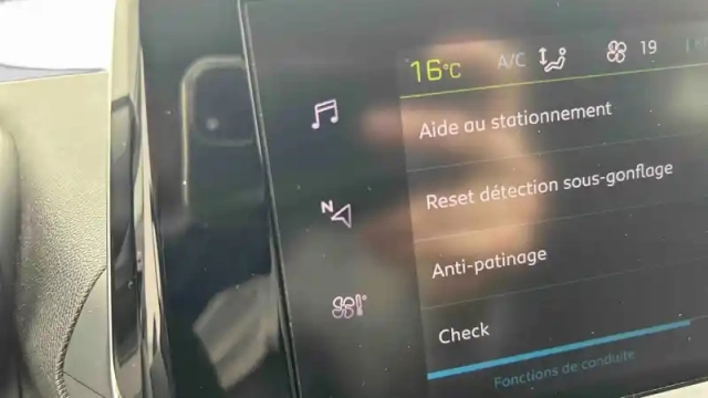 Peugeot 208 electrique 50 kwh 136ch — photo 103