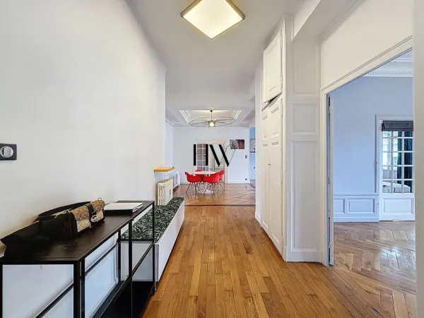 Appartement 6 pièces 161 m²