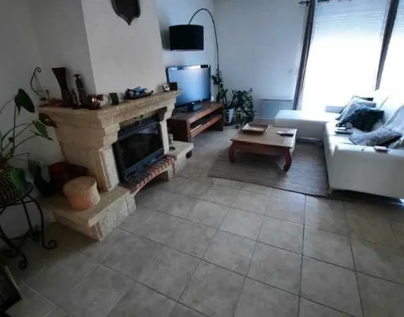 Charmante maison indépendante avec jardin entièrement clôturé, sécurisé et 2 terrasses