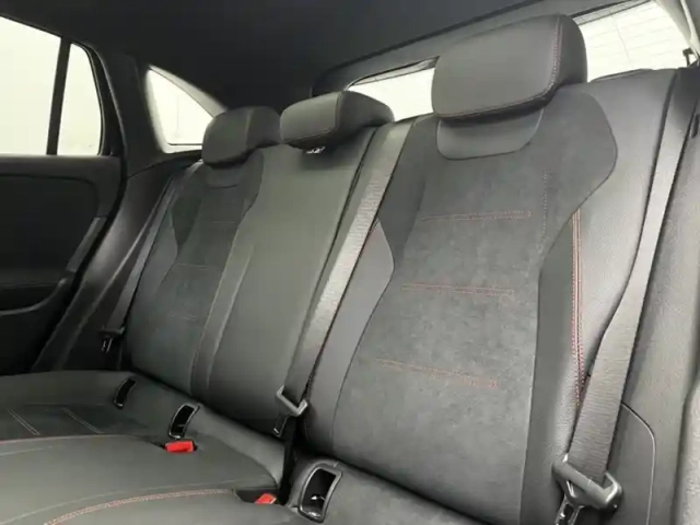 Mercedes Gla 250 e amg line — photo 13