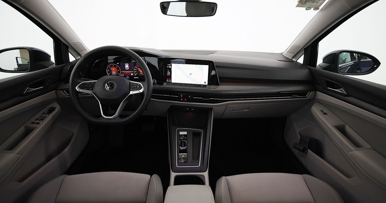 Volkswagen Golf 8 — photo 16