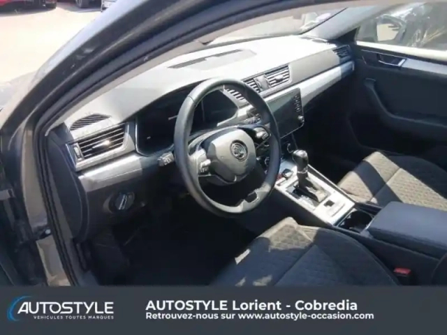 Skoda Superb combi 1.4 tsi phev 218ch business dsg6 — photo 15