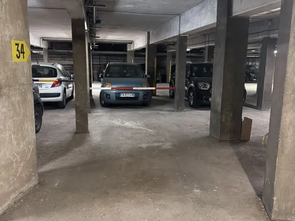 PLACES DE PARKING À VENDRE - TIMONE / FACULTÉ DE MÉDECINE SOUS L iNTERMARCHE