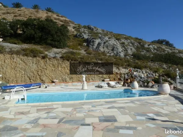 Villa 5 pièces 180 m²