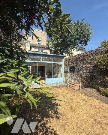 Maison 10 pièces 221 m²