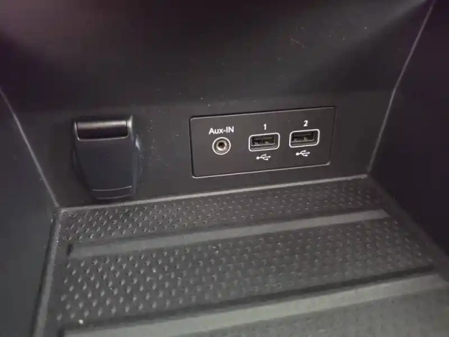 Renault Captur tce 155 edc fap — photo 387