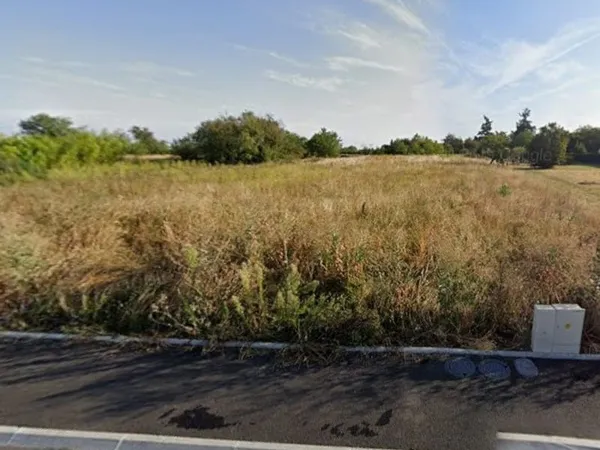 Terrain 700 m²
