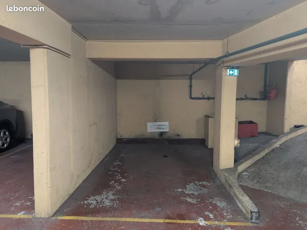 Garage et parking Vente Issy-les-Moulineaux 15000€