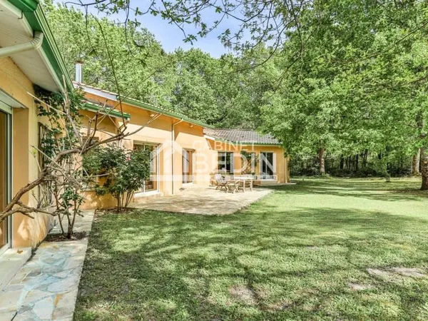 Maison 7 pièces 220 m²