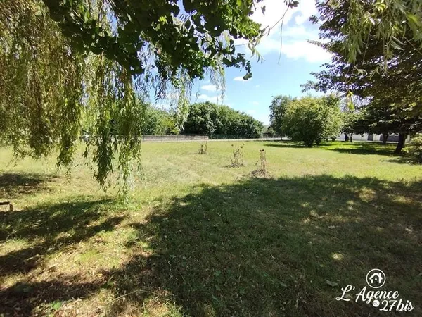 Prahecq Bourg - Terrain constructible 2141 m²
