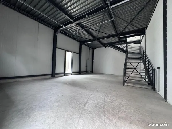 Local d'activité 130 m²