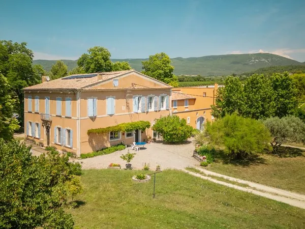Ferme 16 pièces 817 m²