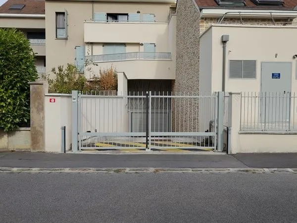 Place de parking Moto/Scooter à louer