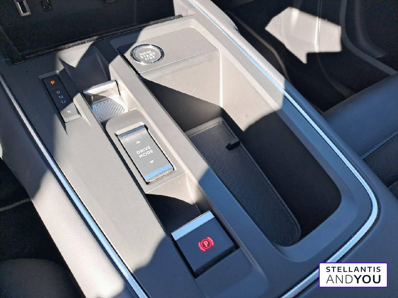 Citroën C5 Aircross hybride rechargeable 225 e-eat8 c-series — photo 17