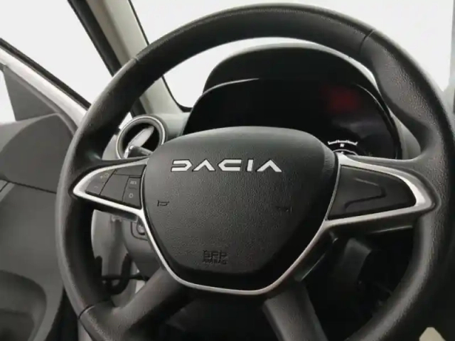 Dacia Spring 45ch essential soh 94% — photo 15
