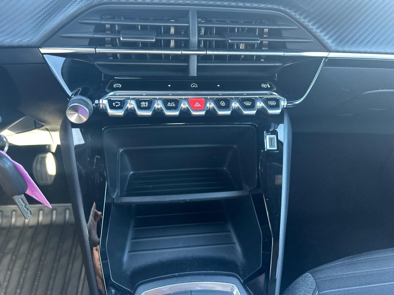 Peugeot 2008 1.2 puretech 100ch s&s active — photo 13