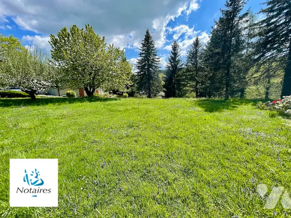 Terrain 935 m²