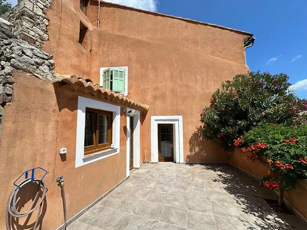 LE LUC - Maison de village 117m² renovée avec Exterieurs - 'LOUE'