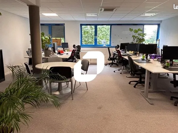Bureaux 86 m²