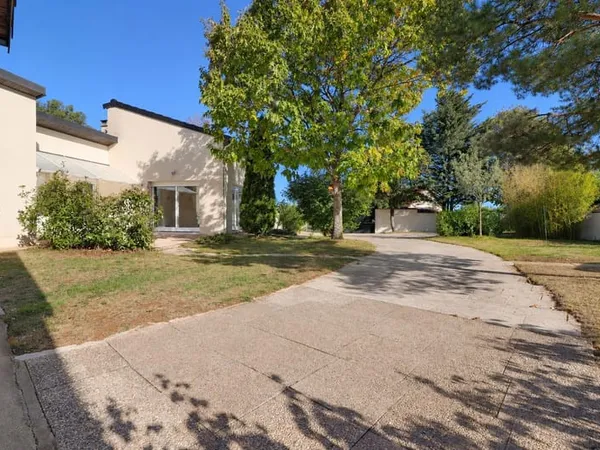 MAISON TYPE 7