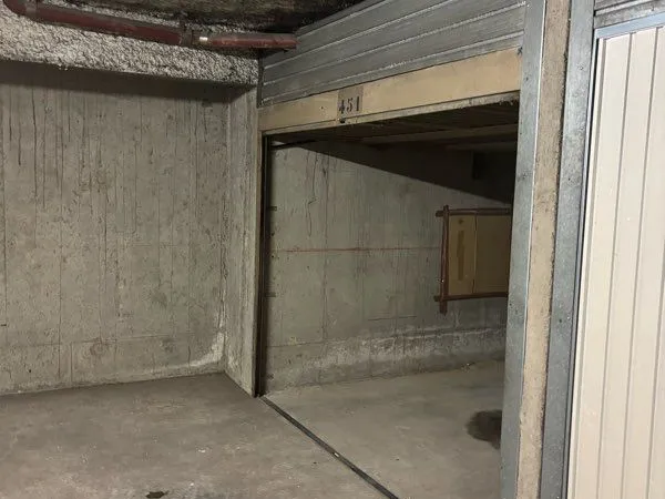 Vends garage fermé en sous-sol de résidence fermée