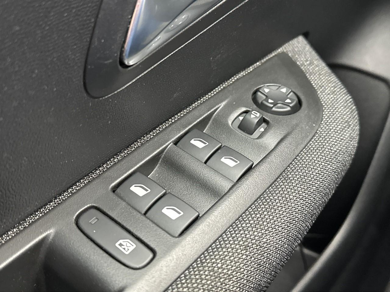 Peugeot 208 puretech 75 s&s bvm5 style — photo 15