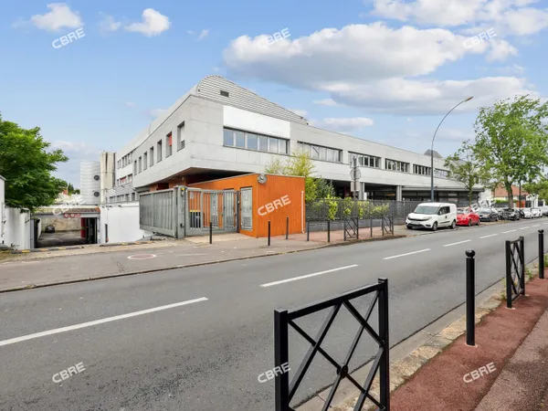 Bureau 3672 m²