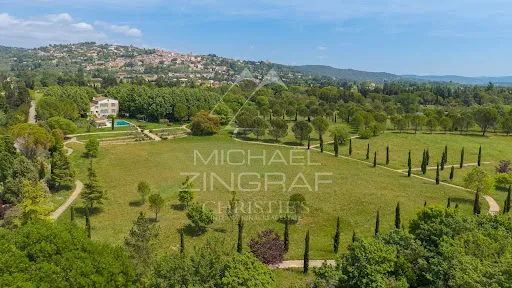 Propriété 16 pièces 677 m²