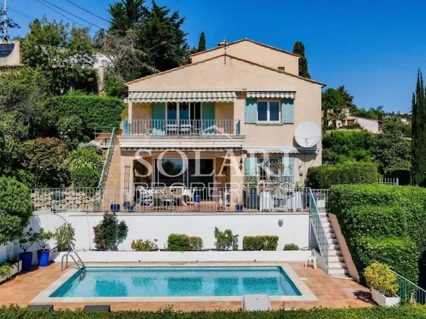 Villa à Mandelieu avec piscine et vue mer