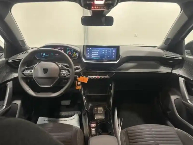 Peugeot 2008 e- 136ch active — photo 12