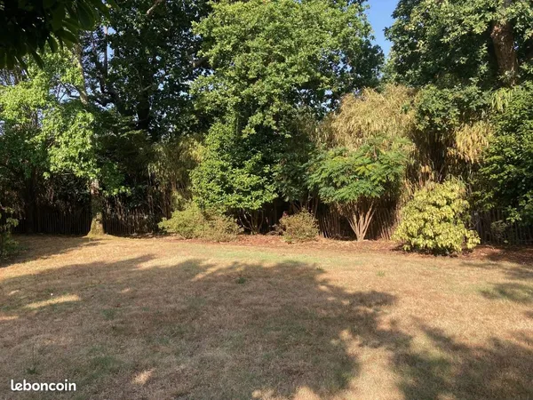 Terrain à bâtir de 525 m² à PARENTIS-EN-BORN (40)