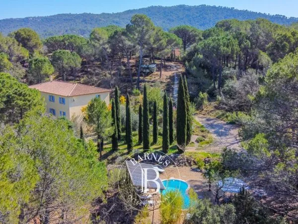 Bras-BASTIDE DE CHARME AVEC ACTIVITÉ - ÉCRIN DE NATURE EN PROVENCE VERTE