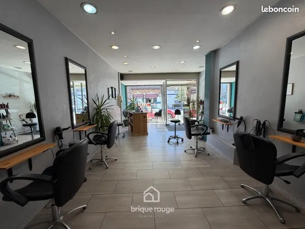 Local coiffure 55 m²